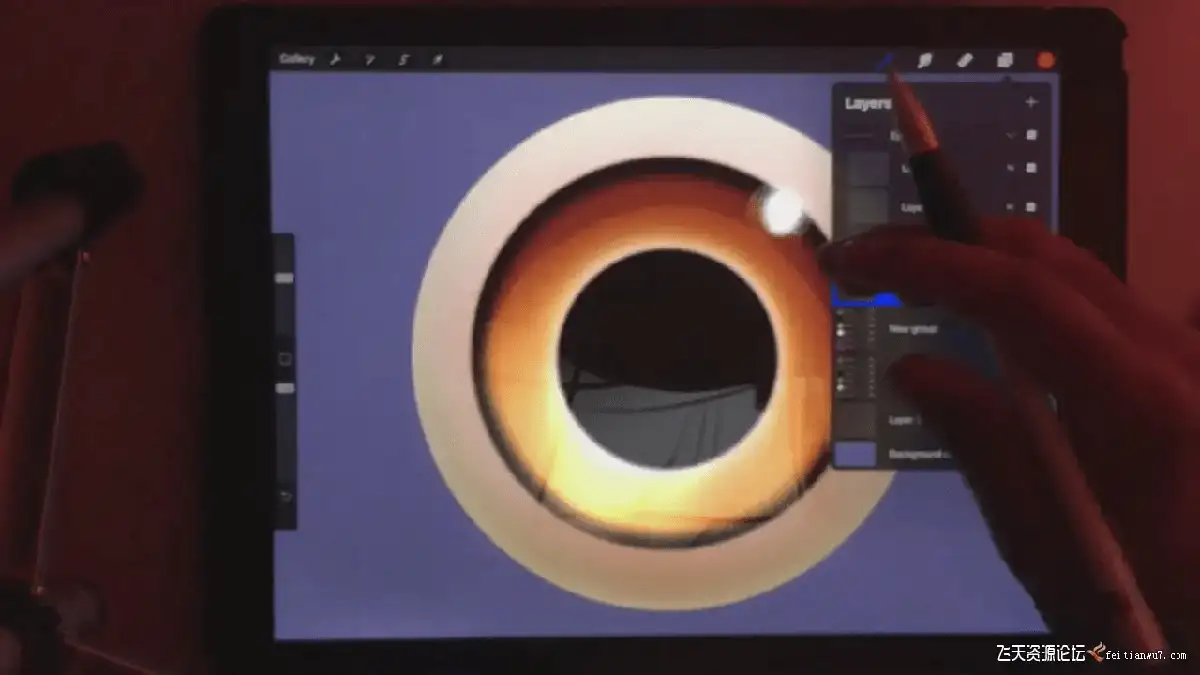 插画师在iPad Pro上使用Apple Pencil和Procreate软件，正在精细刻画一只极具光影真实感与虹膜细节的写实眼睛2