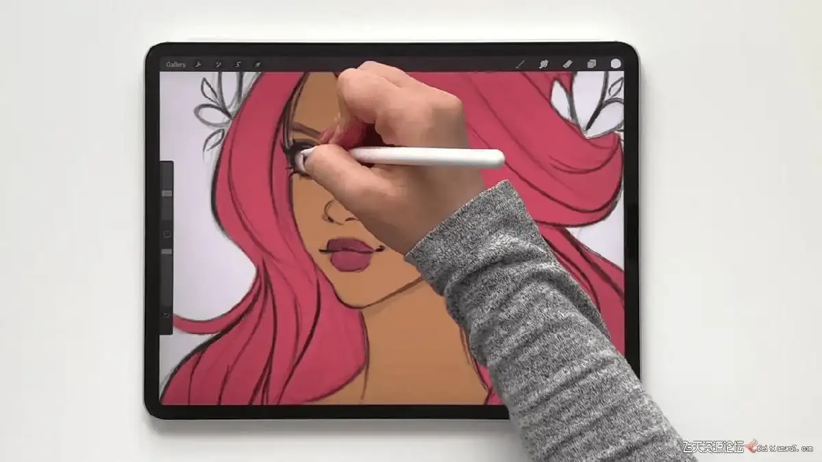 插画师在iPad Pro屏幕上使用Apple Pencil和Procreate软件，正在为一位色彩和谐、光影极具氛围感的卡通女性角色进行精细上色7